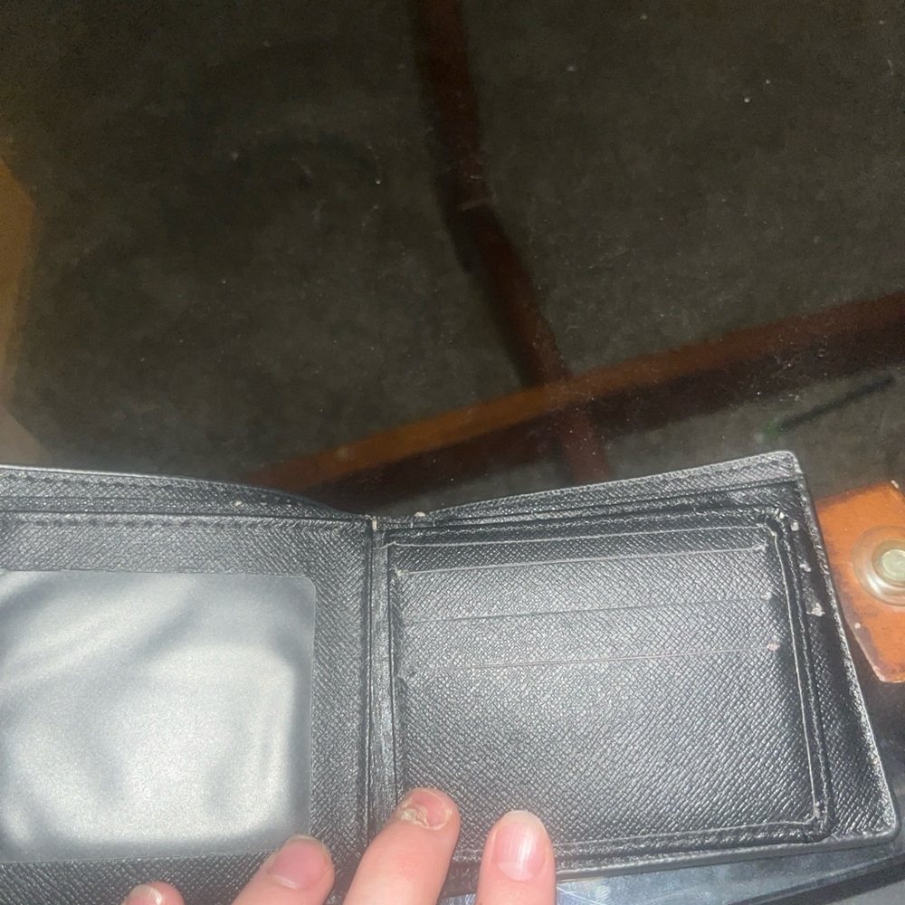 Louis Vuitton Men’s Wallet - Picture 4 of 5